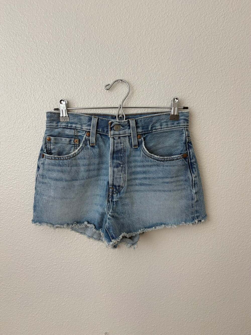 Levi’s 501 Original Cutoff Shorts Women W27 Light Wash Button Fly Denim Frayed